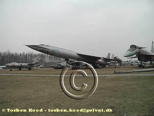 Ilyushin Il-28 "Beagle", Myasichev M-50 "Bounder" & Sukhoi Su-100 T-4